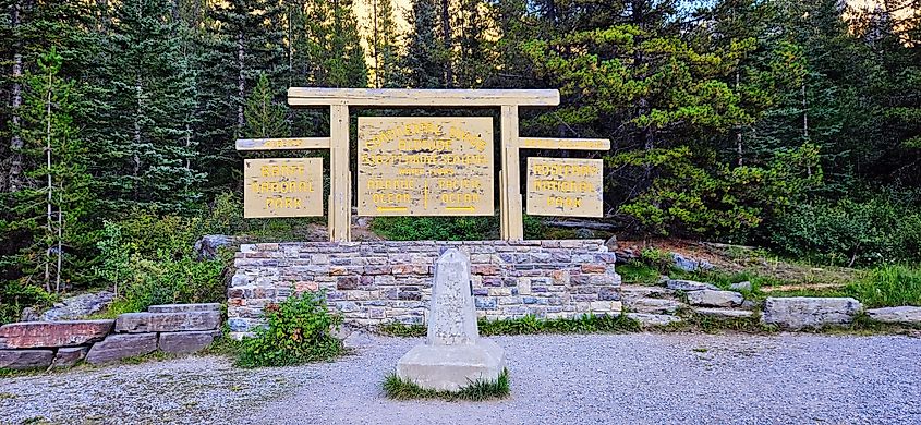 The Continental Divide sign marking the boundary between Kootenay National Park and Banff National Park