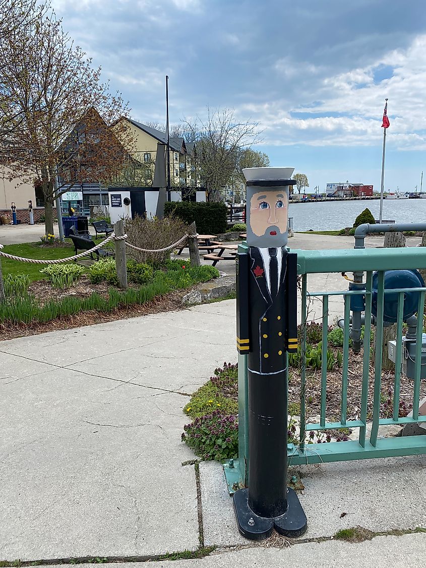 Post People around Port Stanley.