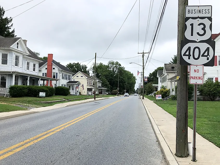 View south along U.S. Route 13 and east along Delaware State Route 404 Business (Main Street) at Market Street in Bridgeville, Delaware