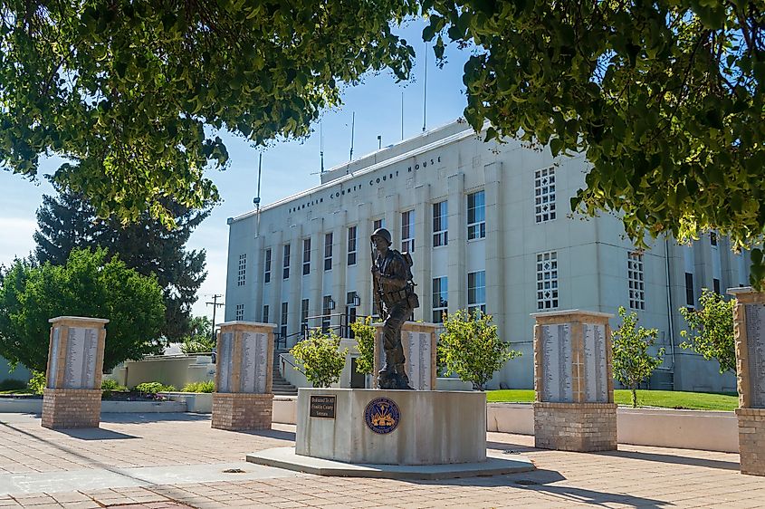 Veterans Memorial on the Plaza of the Franklin County Courthouse in Preston, Idaho. Editorial credit: davidrh / Shutterstock.com