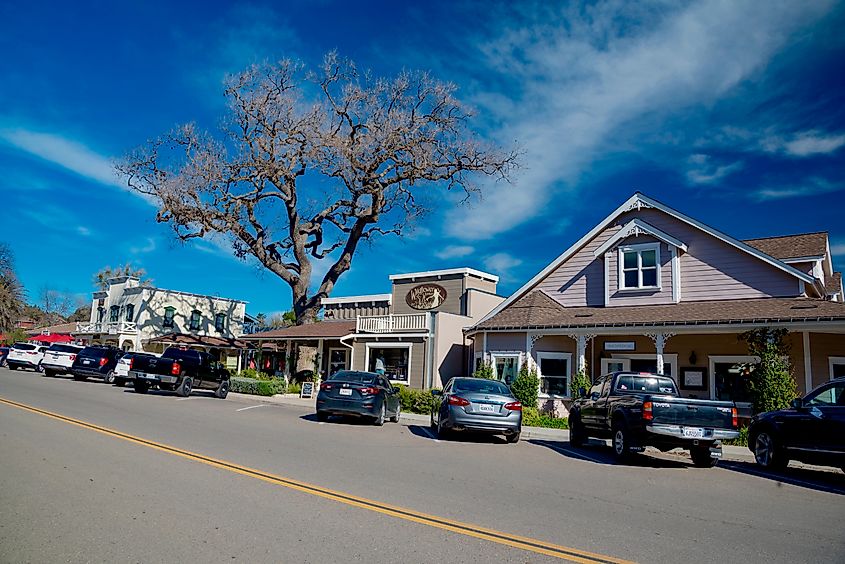 Los OLivos, California. Editorial credit: DiegoMariottini / Shutterstock.com