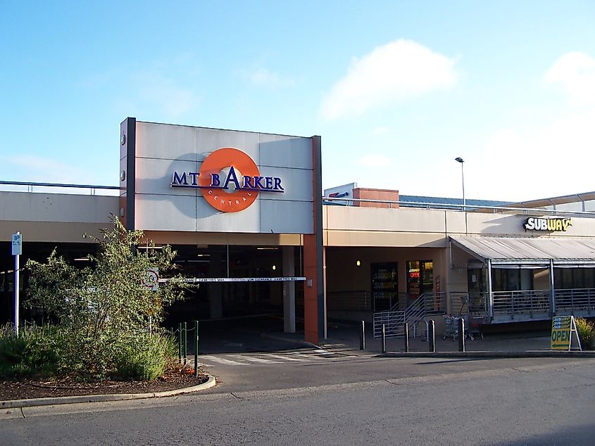 The south entrance to Mount Barker Central, the largest shopping centre in Mount Barker.