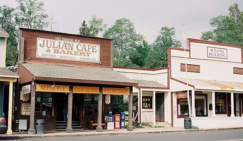 istoric Downtown City of Julian featuring the Julian Cafe & Bakery, 