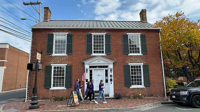 Hardesty-Higgins House Visitor Center on Main Street photo by Bryan Dearsley 