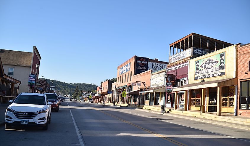 Main Street in Hill City with shops and restaurants
