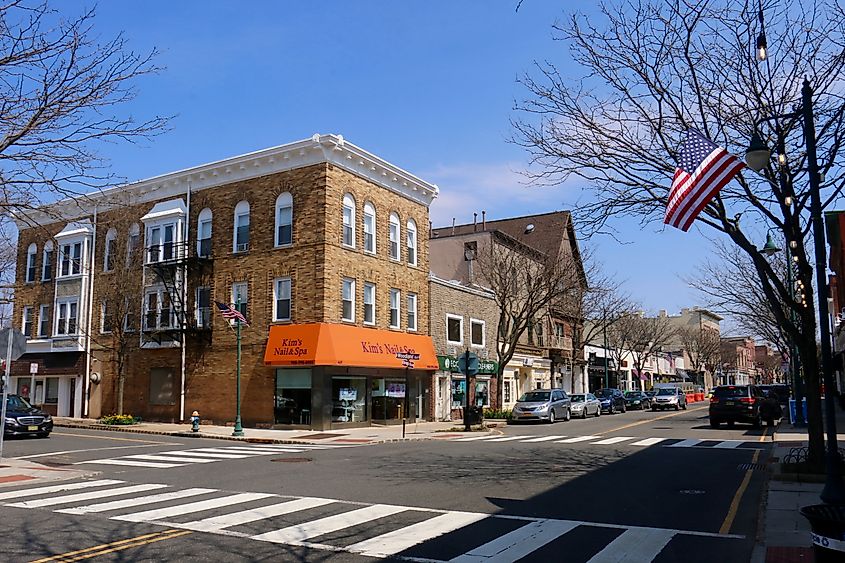 Streetscape of Springfield Avenue in downtown Summit. Editorial credit: quiggyt4 / Shutterstock.com