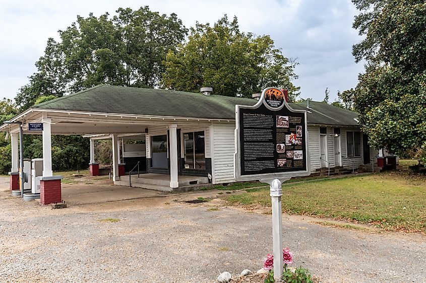 A lively market in the town of Greenwood, Mississippi.