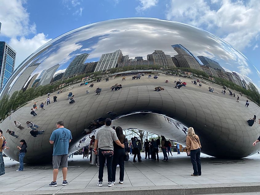 Chicago's skyline reflected in 'The Bean'