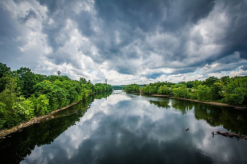 errimack River flows near Merrimack, New Hampshire