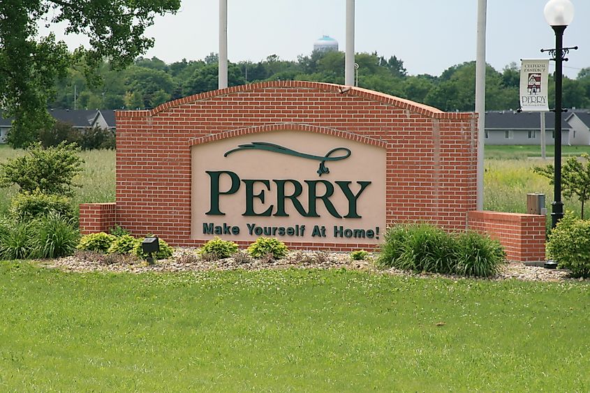 Perry, Iowa. In Wikipedia. https://en.wikipedia.org/wiki/Perry,_Iowa By Richc80 - Own work, CC BY 3.0, https://commons.wikimedia.org/w/index.php?curid=7017025