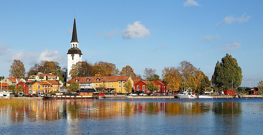 The view of the harbor in Mariefred. Editorial credit: Roland Magnusson / Shutterstock.com