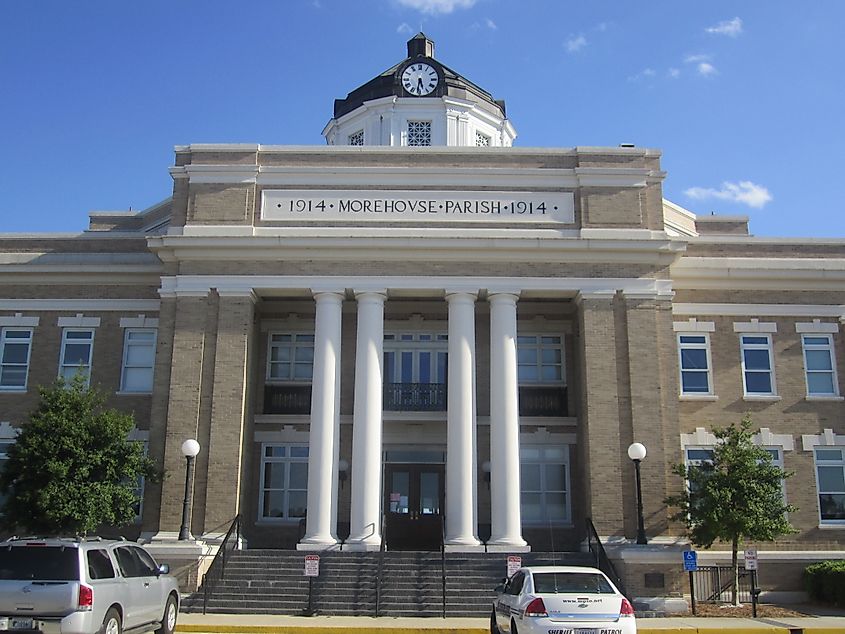 Morehouse Parish Courthouse. In Wikipedia. https://en.wikipedia.org/wiki/Morehouse_Parish_Courthouse By Billy Hathorn - Own work, CC BY 3.0, https://commons.wikimedia.org/w/index.php?curid=15297384