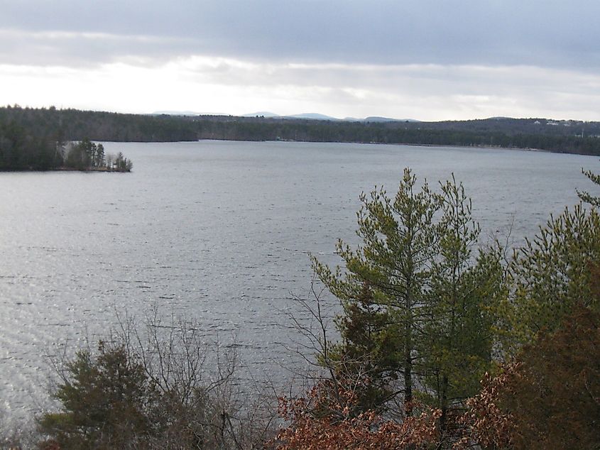 Lake Massabesic. In Wikipedia. https://en.wikipedia.org/wiki/Lake_Massabesic CC BY-SA 4.0, https://commons.wikimedia.org/w/index.php?curid=123488265