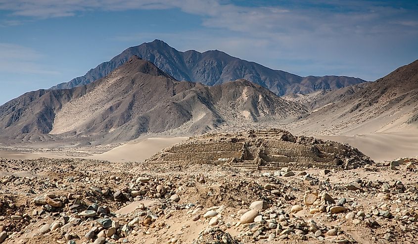 The Caral-Supe complex includes monumental stone pyramids, plazas, sunken circular courts, and other architectural structures.