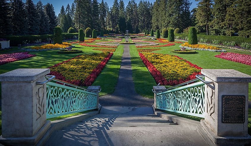 Flowers, bushes and cactus at Manito Park, Spokane, Washington