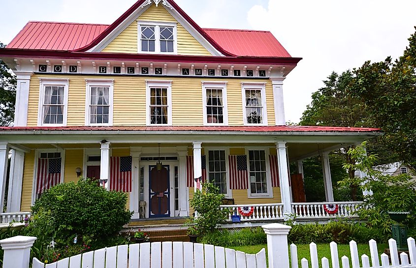 Historic colonial home in downtown Laurel, Delaware