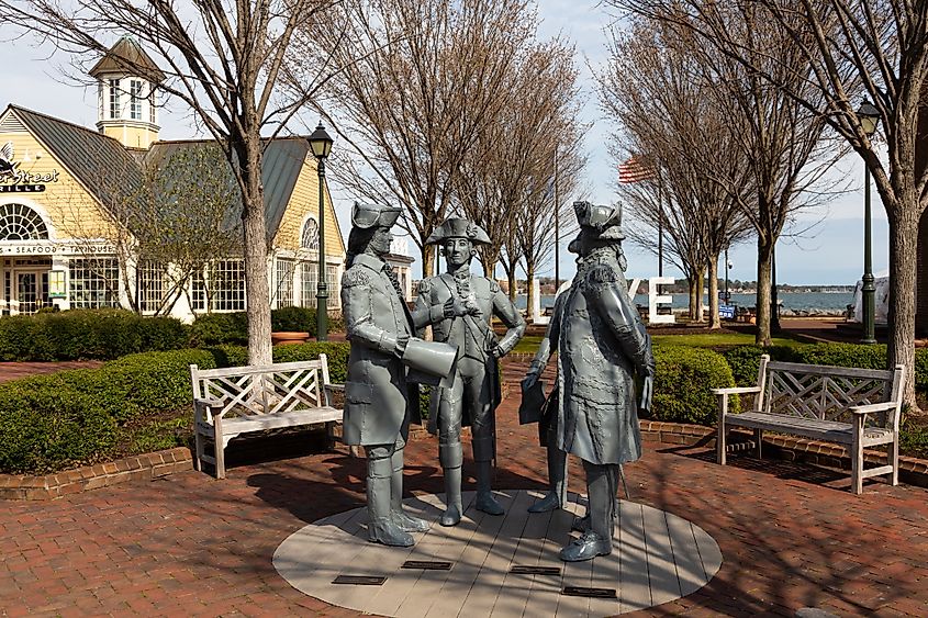 The American Revolutionary War figures in Yorktown, Virginia. Editorial credit: Anne Richard / Shutterstock.com.