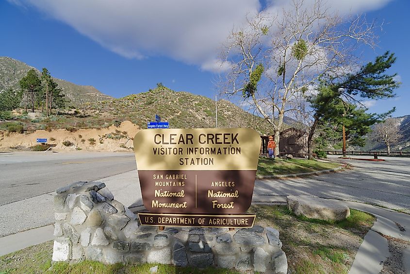 the intersection of Angeles Crest Hwy and Angeles Forest Hwy