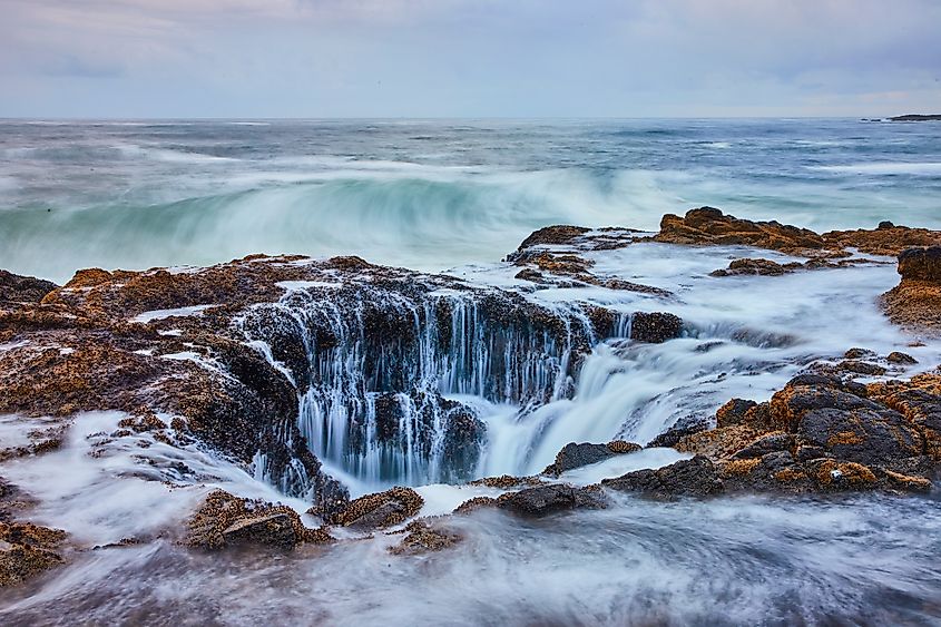 The spectacular Thor's Well, Oregon.