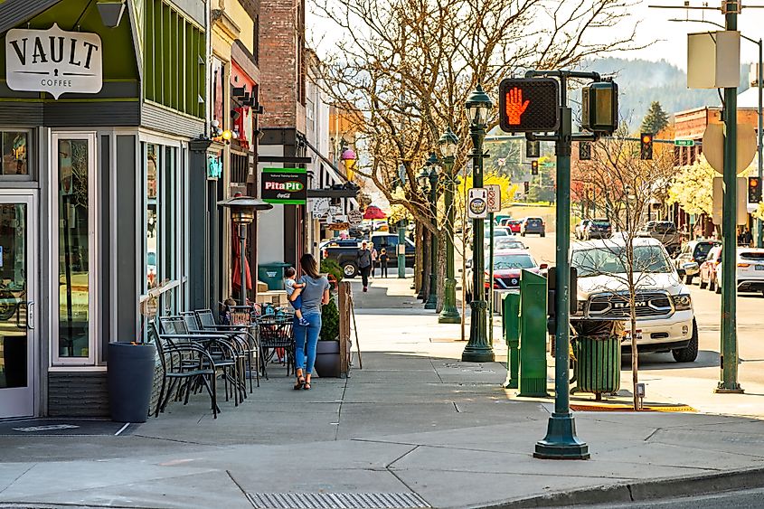 View of Sherman Avenue in the town of Coeur d'Alene, Idaho.