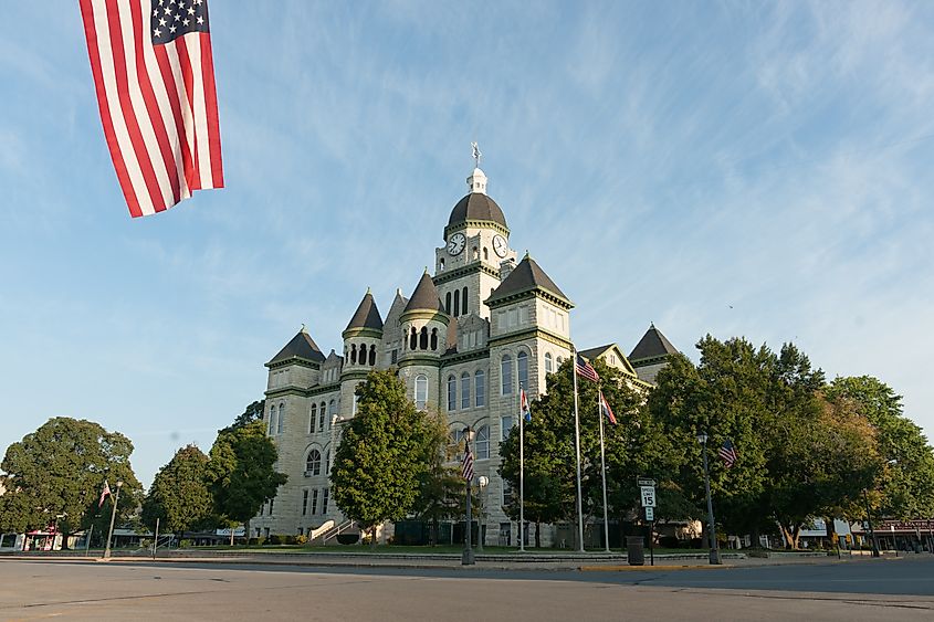 Jasper County Courthouse in Carthage Missouri, USA. Editorial credit: Photos BrianScantlebury / Shutterstock.com