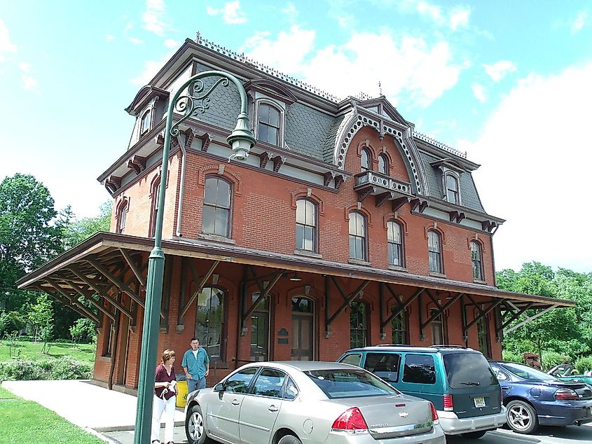 The passenger train station of Hopewell, New Jersey
