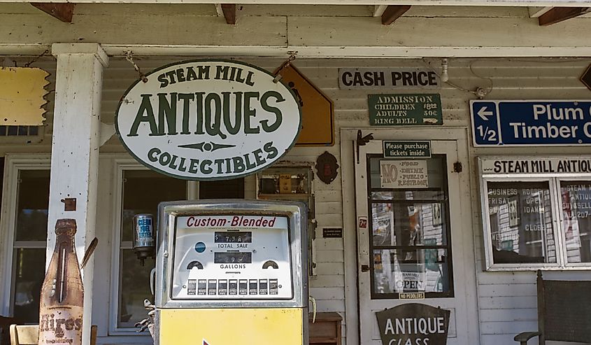 Exterior of Steam Mill Antiques historic farmhouse in the White Mountains of Maine.