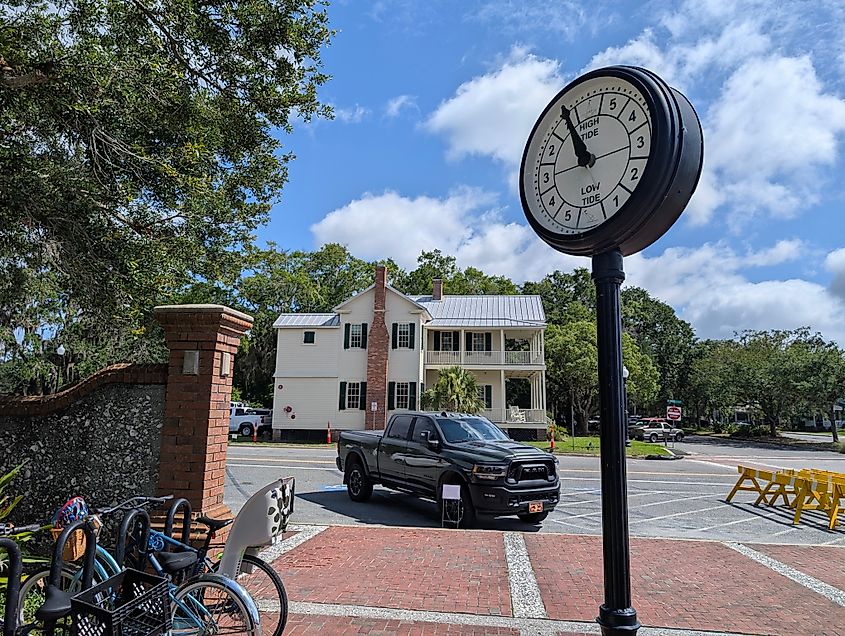 High tide and Low tide clock in the waterfront of the charming city of St. Marys, Georgia.