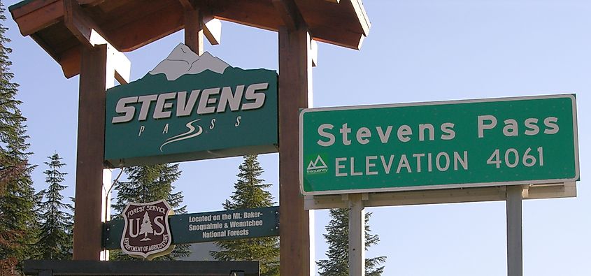 Stevens Pass. In Wikipedia. https://en.wikipedia.org/wiki/Stevens_Pass By Photo (c)2007 Derek Ramsey (Ram-Man) - Self-photographed, CC BY-SA 2.5, https://commons.wikimedia.org/w/index.php?curid=1611943