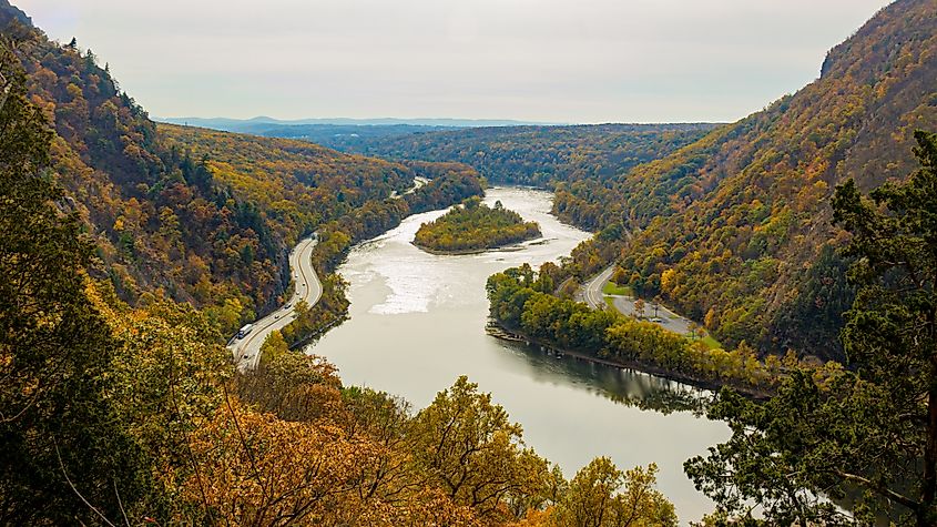 Delaware River from the summit of Mount Tammany.