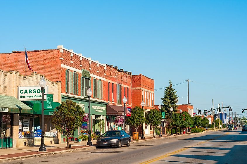 Bedford, Ohio, with many old buildings over a century old, retains its small-town America atmosphere in this southeastern Cleveland suburb.