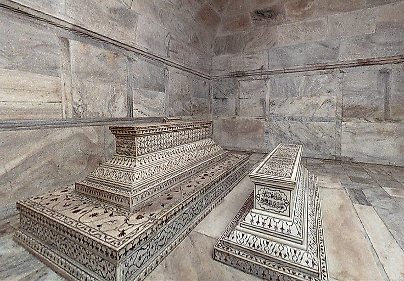The tombs of Shah Jahan and his wife, Mumtaz Mahal