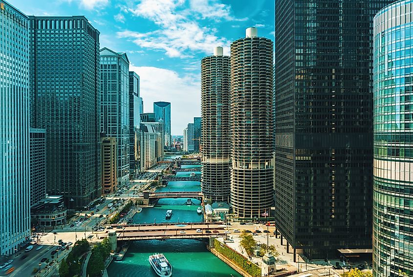 Chicago River flowing through downtown Chicago.