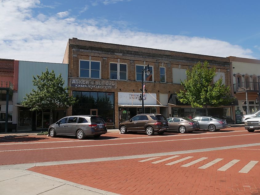 A brick-paved street in Sulphur Springs, Texas.