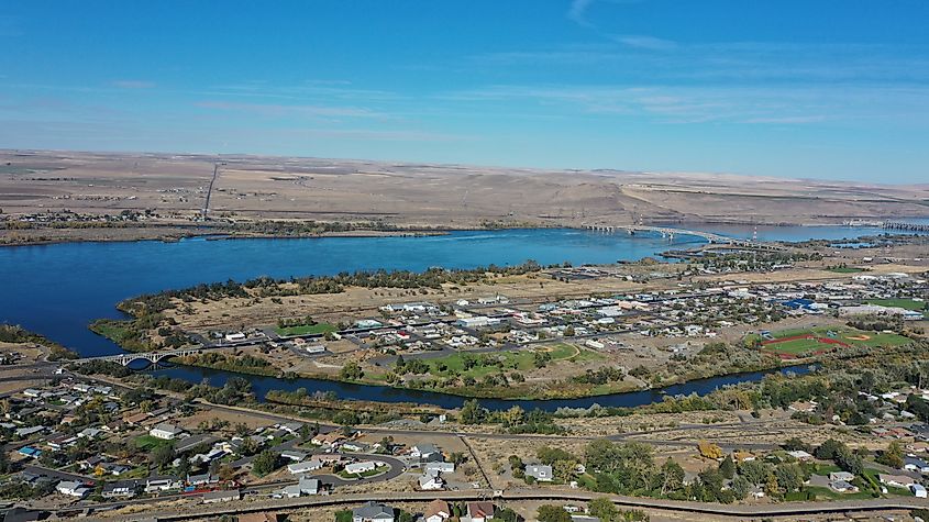 Umatilla, Oregon. In Wikipedia. https://en.wikipedia.org/wiki/Umatilla,_Oregon By Jcon64.28 - Own work, CC BY-SA 4.0, https://commons.wikimedia.org/w/index.php?curid=101286859