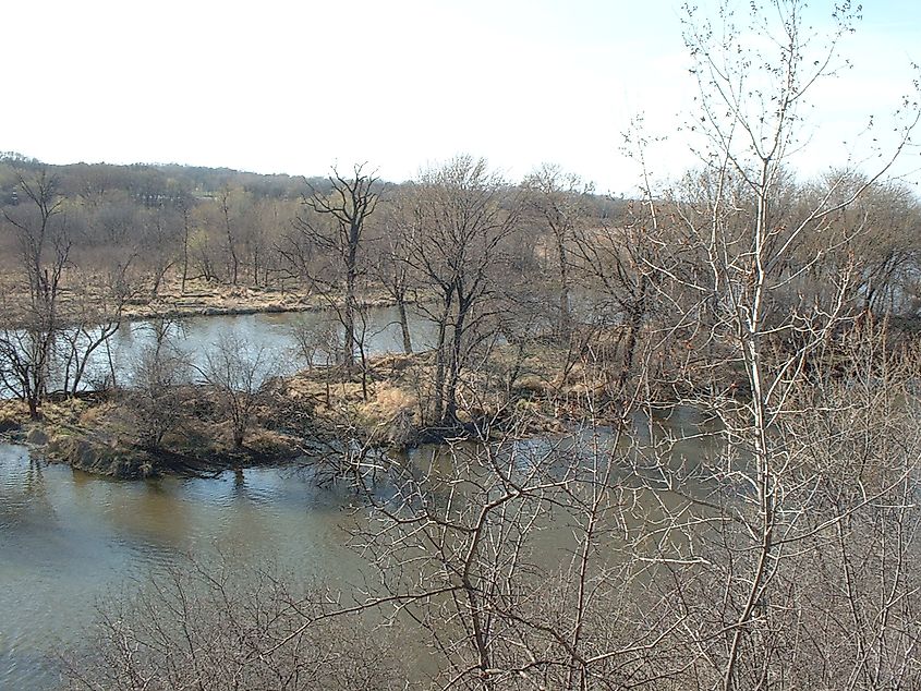 Des Plaines River. In Wikipedia. https://en.wikipedia.org/wiki/Des_Plaines_River By Raftman1979 - Own work, Public Domain, https://commons.wikimedia.org/w/index.php?curid=4801722