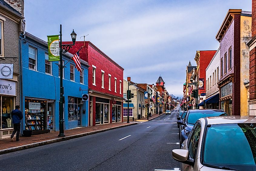 Downtown road and commercial buildings on historic Beverley Street in Staunton, Virginia. Editorial credit: Claire Salvail Photos / Shutterstock.com