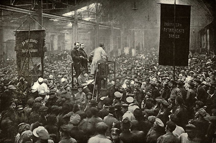 Meeting in the Putilov Mill as workers prepare to strike. 