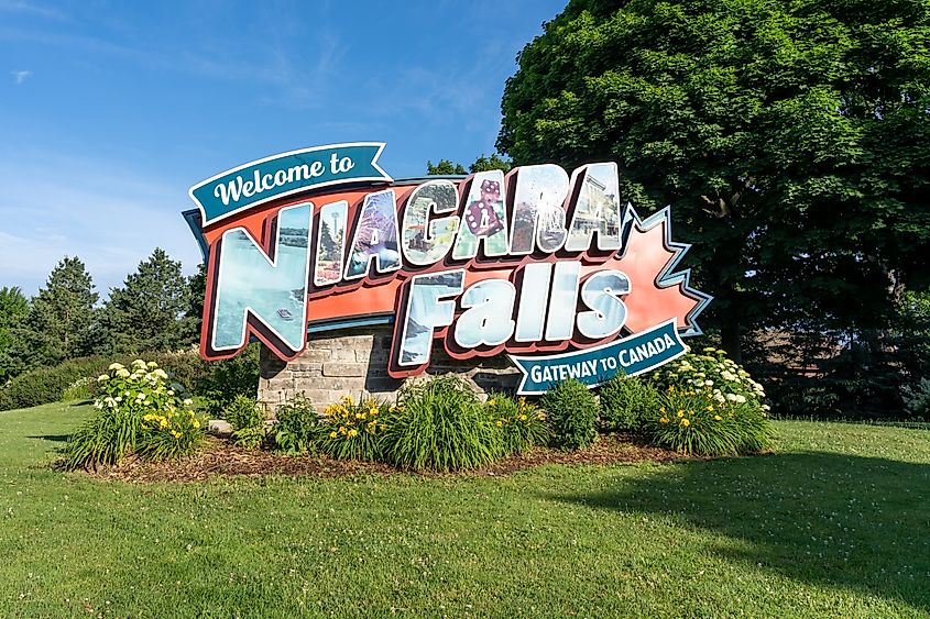 The welcome signage is shown in Niagara Falls, Ontario, Canada.