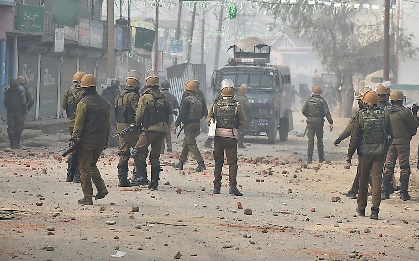 Kashmiri protesters during clashes with Indian police. Image by Faizan Ahmad sheikh via Shutterstock.com