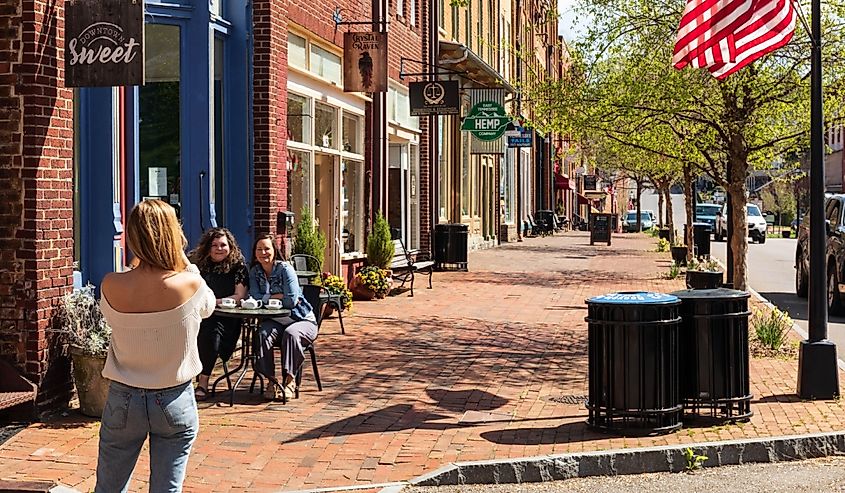 'Downtown Sweet' coffee shop, Jonesborough, Tennessee