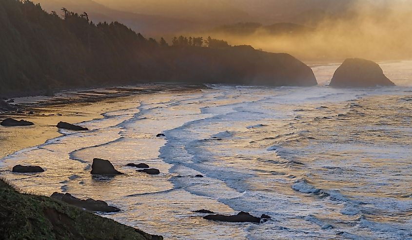 Early foggy morning at the Bay at Ecola State Park near Canon Beach on the Oregon coast