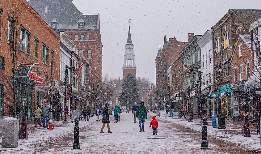 Christmas Eve in Burlington, Vermont (Credit: vermontalm via Shutterstock)