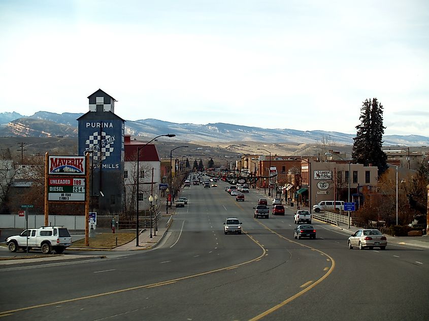 Downtown Lander, Wyoming, featuring historic buildings, local shops, and a welcoming small-town atmosphere set against a scenic mountain backdrop.