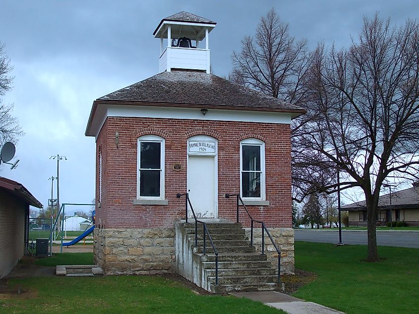 Franklin City Hall. In Wikipedia. https://en.wikipedia.org/wiki/Franklin_City_Hall By Tricia Simpson - Own work, CC BY-SA 3.0, https://commons.wikimedia.org/w/index.php?curid=10294955