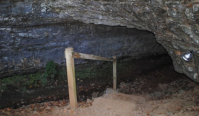 Bell Witch Cave entrance