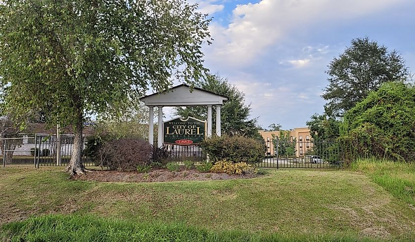 Sign in park for town of Laurel