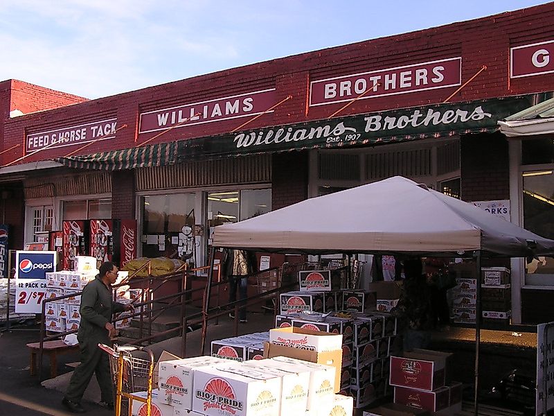Williams Brothers General Store, Philadelphia, Mississippi. Via Wikimedia Commons / By Marduk - Own work, Public Domain