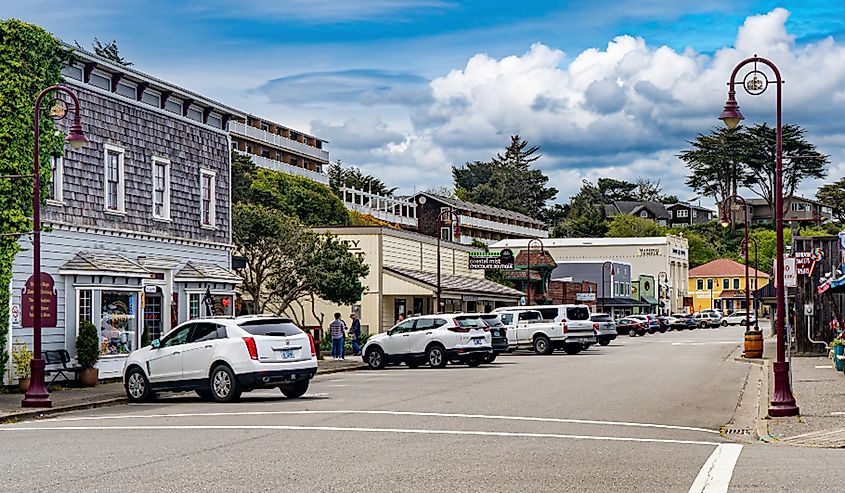 The main downtown street in Bandon Oregon