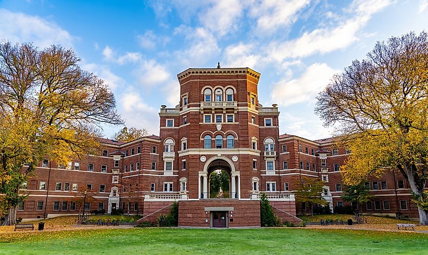 Weatherford Hall on the OSU Campusi n Corvallis, Oregon. 